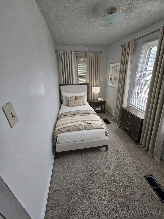 Photo - 406 1/2 S Hague Ave-