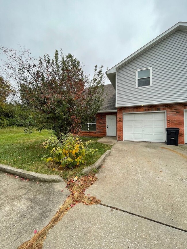 Building Photo - 3616-3618 Hermitage Rd. Unit 3618 Hermitage Rd.