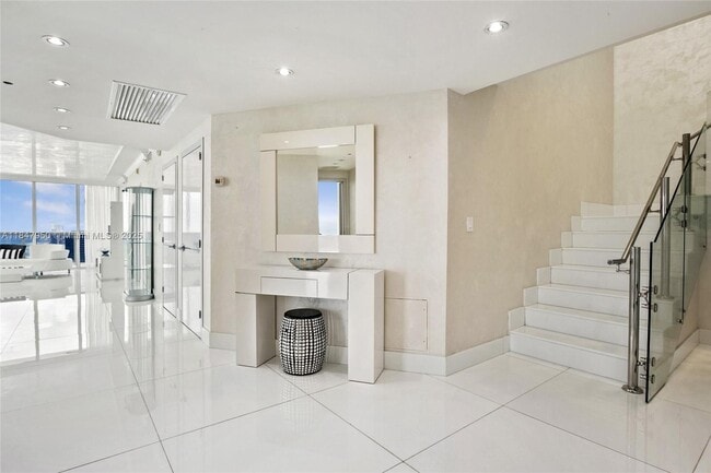 Photo - 1830 S Ocean Dr Unidad PH-5102