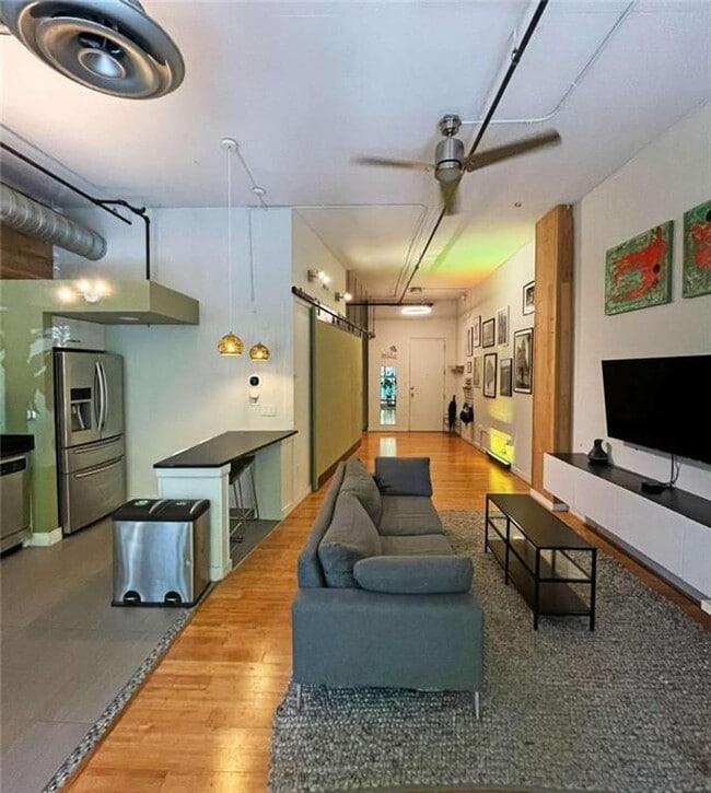 Photo - 123 Luckie St NW