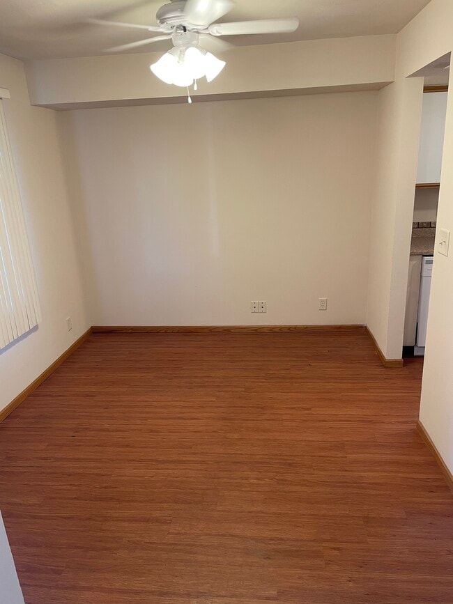 Ding room - 3327 Kimball Rd