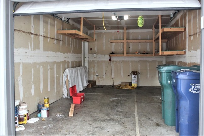 Garage - 1206 E Best Ave Unidad 1206