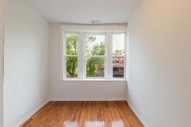 Photo - 6239 S Honore St