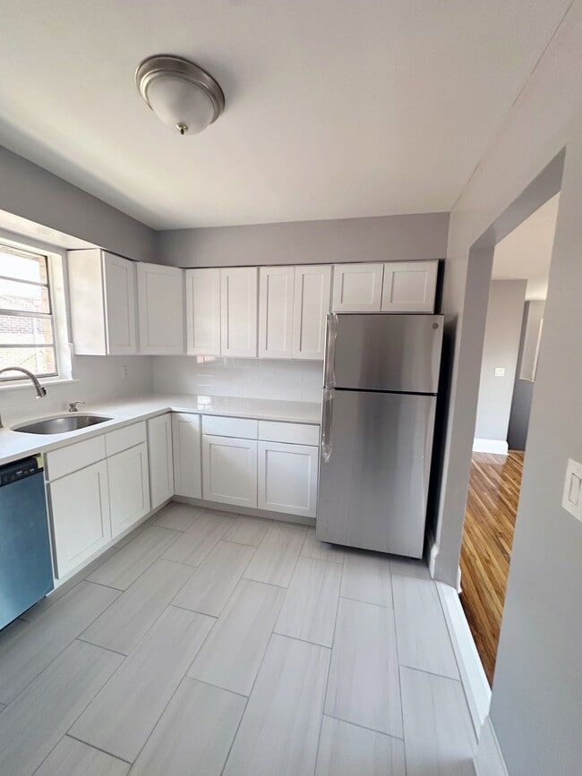 Stuyvesant Commons - Lyndhurst