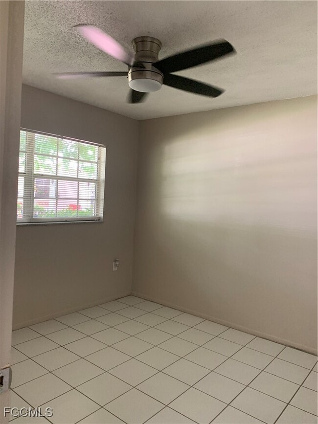 Photo - 815 Courtington Ln Unit 2