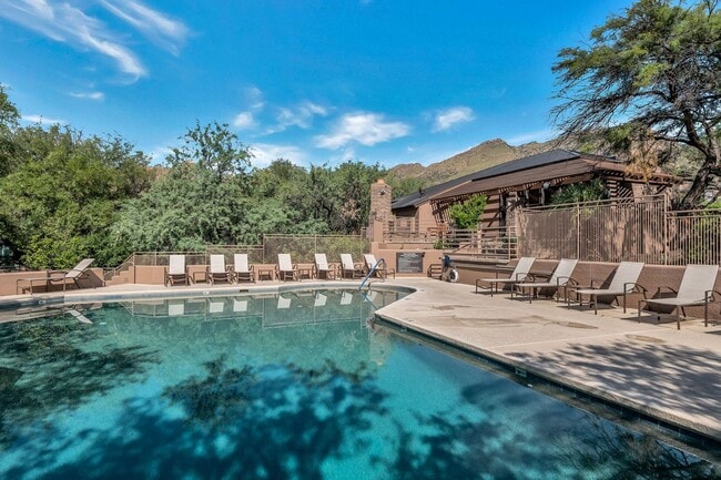 Building Photo - Charming  Updated 2BR- 2  BATH FOOTHILLLS CONDO Unit 6655  N Canyon Crest Dr  14280