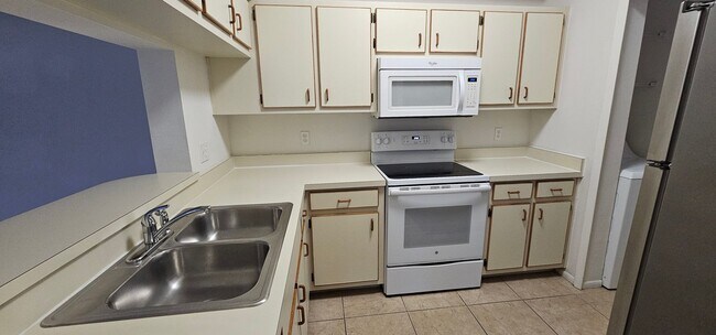 Photo - Bright and Spacious 2 Bedroom Condo in Summerlin Trace Unit 4