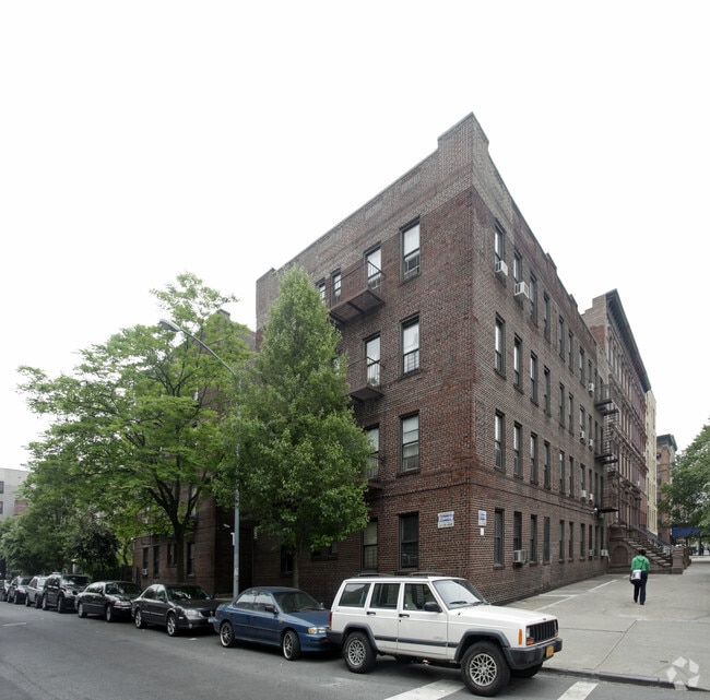 2 E 129th St