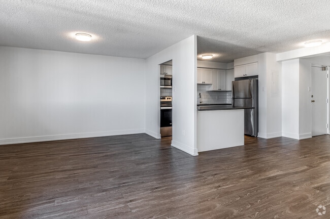 2BR, 1BA - 1,052SF - Kitchen/Dining Room - 340 Colborne Street