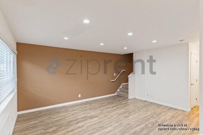 Photo - 680 Fargo Ave