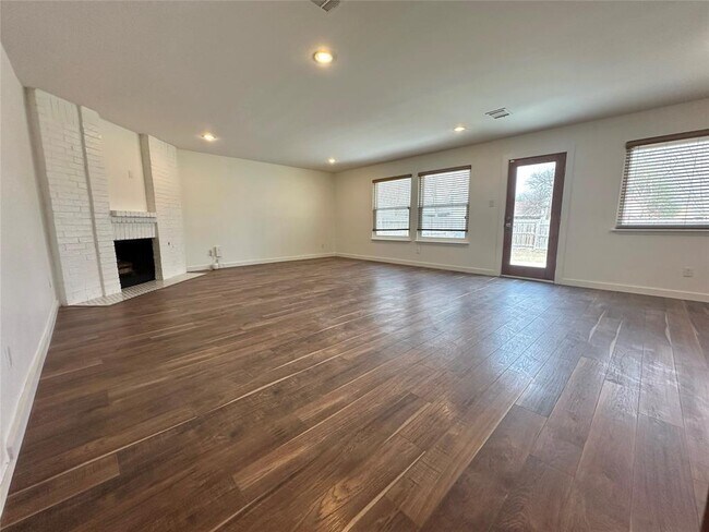 Photo - 1609 Charolais Dr