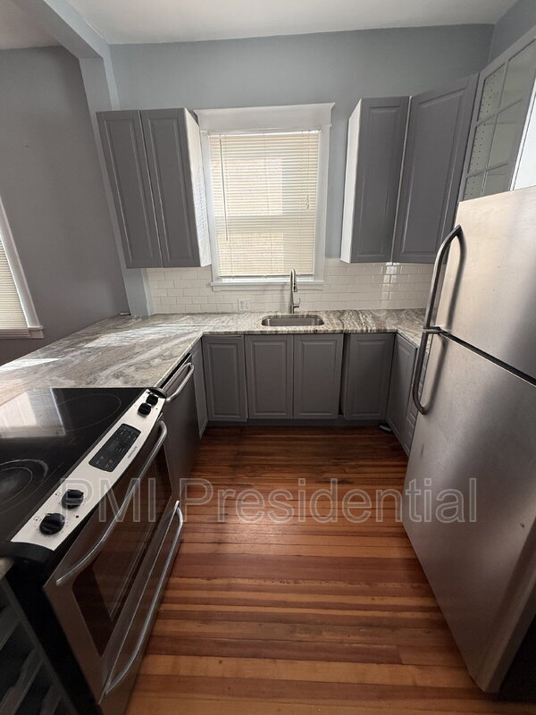Photo - 608 W 19th St