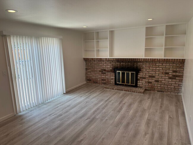 Photo - Beautifully Renovated 4 Bedroom 2 Bath Hom...