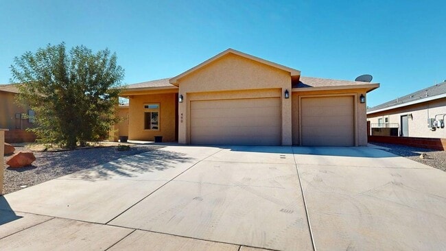 Building Photo - 490 Montecito Dr Rental