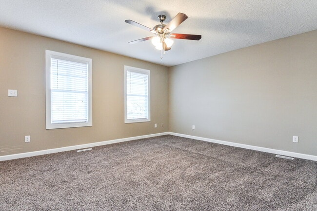 Photo - 101 Mayfair Ct