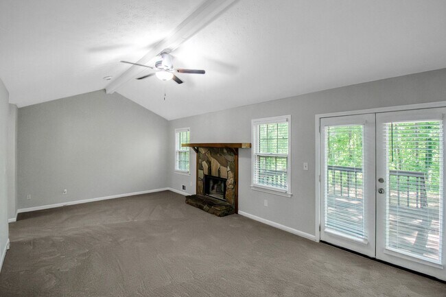 Photo - Beautiful 3-bedroom 2 bath home on a good-sized lot!