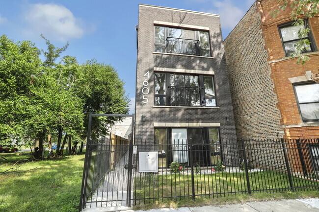Building Photo - 4605 S Langley Ave Unit 1 Rental