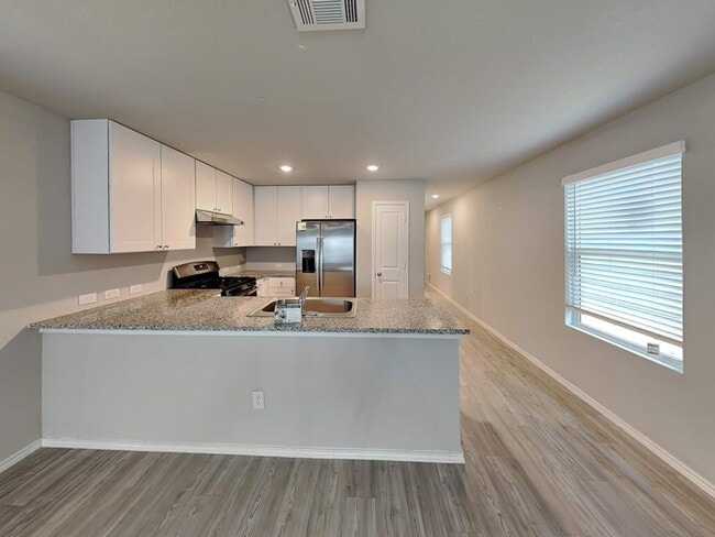 Photo - 4240 Thalweg Way