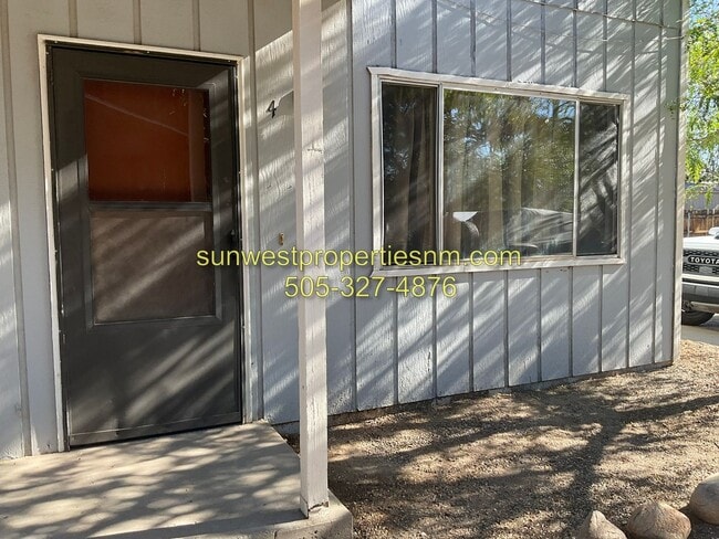 Building Photo - 518 N Locke Ave Unit #4