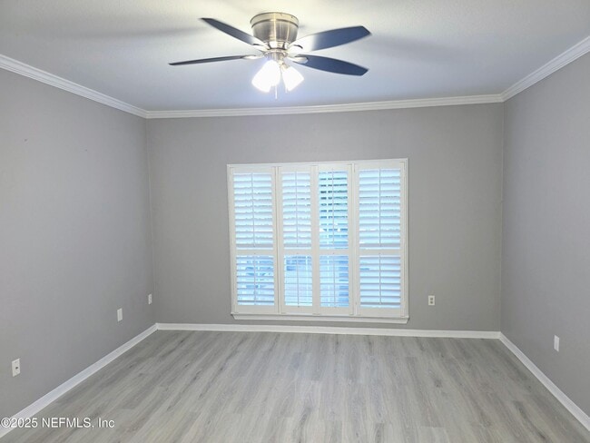 Building Photo - 7800 Point Meadows Dr Unit 1525