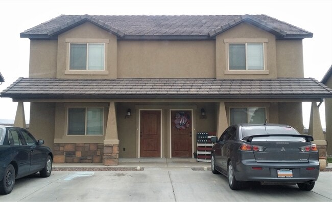 Building Photo - 136 W 700 N Rental