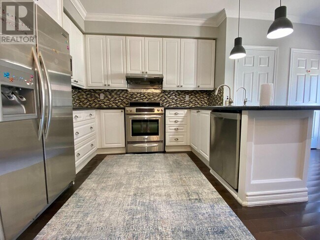 Photo - 259 Gatwick Dr