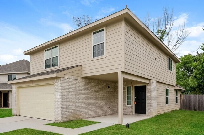 Photo - 8802 Doris Oaks Cir