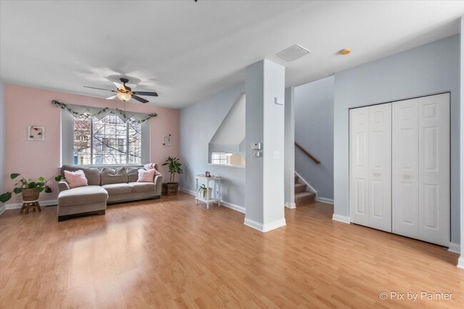 Photo - 208 New Haven Dr