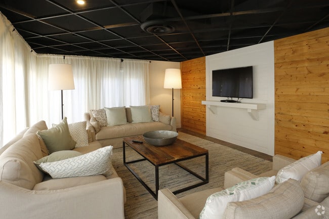 Cafe Lounge - The French Quarter