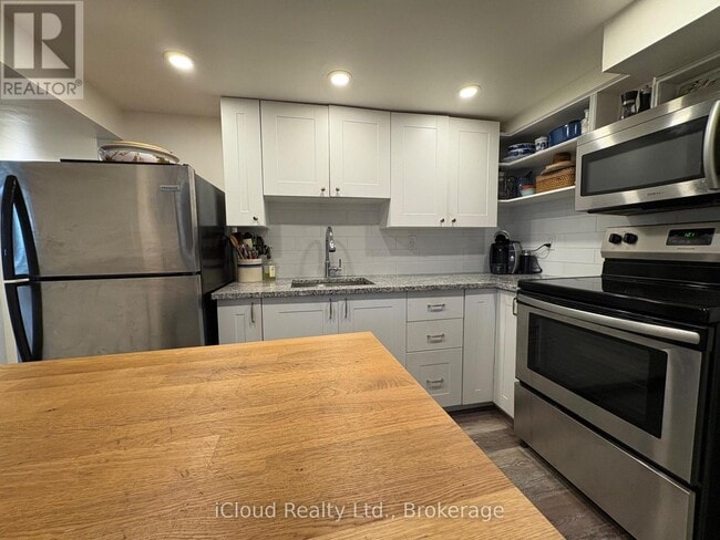 Photo - 105 E 4th St