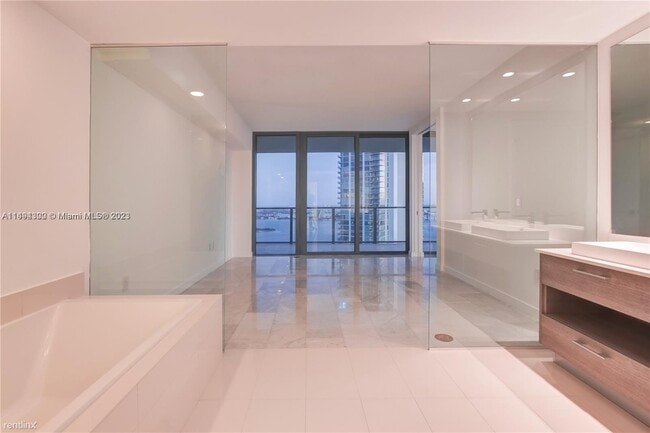 Photo - 3 br, 3.5 bath Condo - 650 NE 32nd St Unit... Unidad 2101