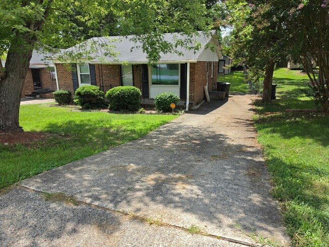 Building Photo - 129 W Terrell St