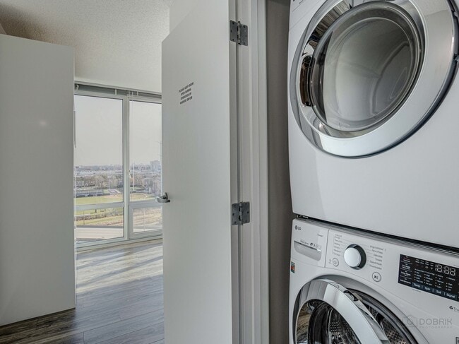 Photo - 9715 Woods Dr Unit 1301