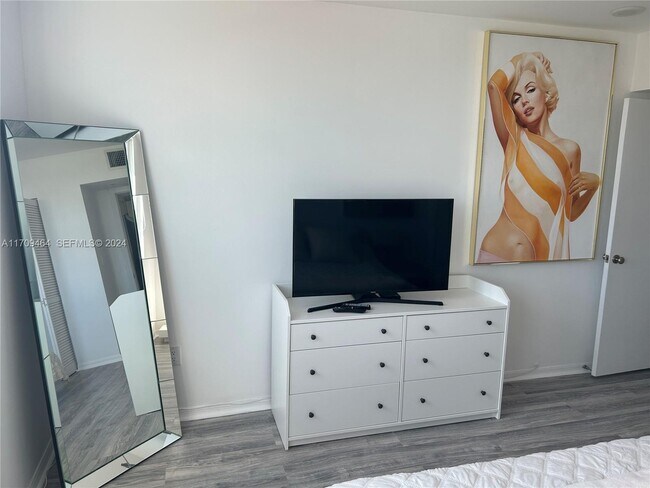 Photo - 90 Alton Rd Unidad 607