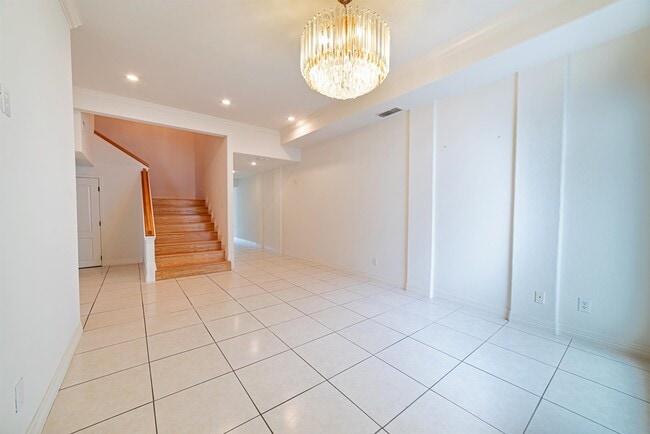 Photo - 1800 Country Club Dr Unidad 7