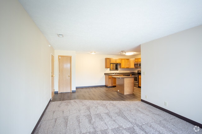 3BR, 2BA - 1116 SF