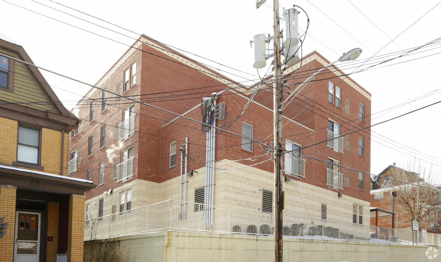 Photo - Ormsby Manor