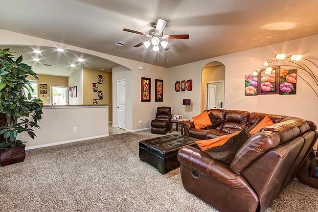 Photo - 1251 S Maple Dr