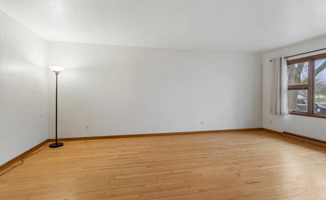 Photo - 1320 Alms Dr