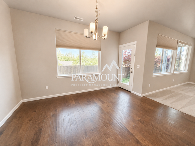 Photo - Beautiful 4 Bedroom in Bremerton!