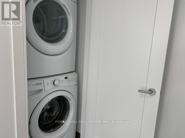 Photo - 310 Tweedsmuir Ave