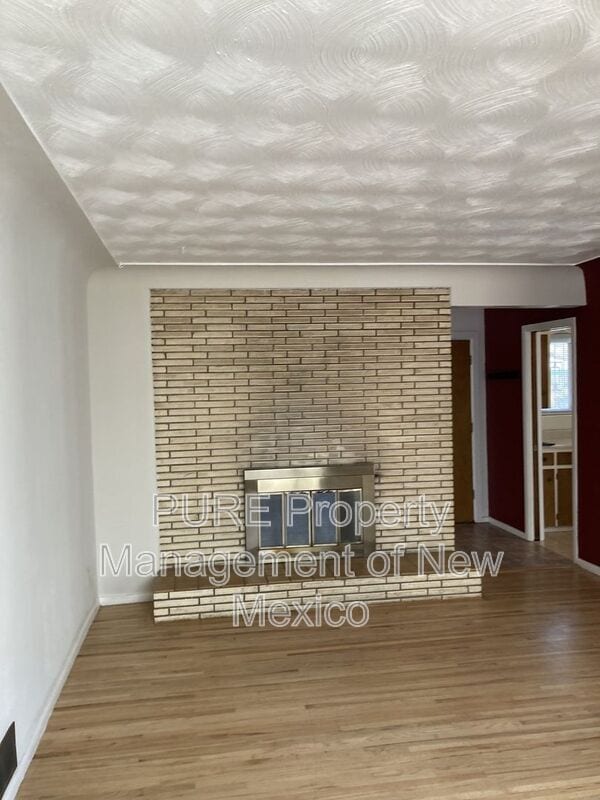Photo - 712 Cagua Dr NE