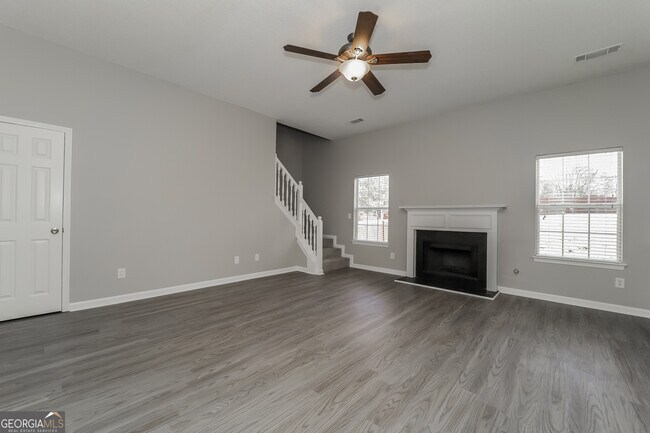 Photo - 4634 Derby Loop