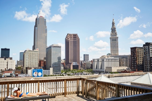 Rooftop Deck - City View