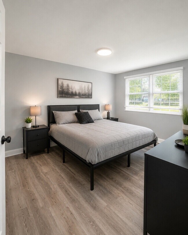 Photo - 1168 Perry Way