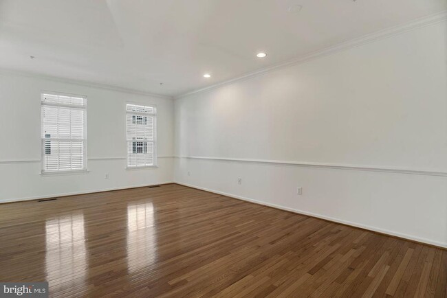 Photo - 4801 Portsmouth Rd