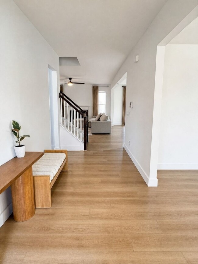 1402 Lena Ln