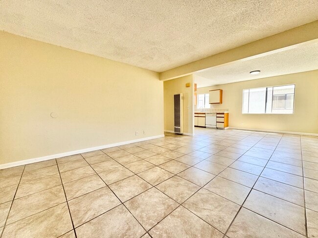 Building Photo - 13214 Cordray Ave Unit 6 Rental