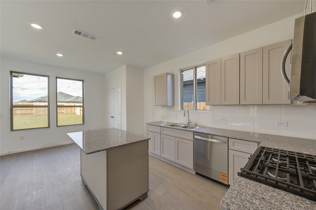 Photo - 16132 Holly Laurel Mnr