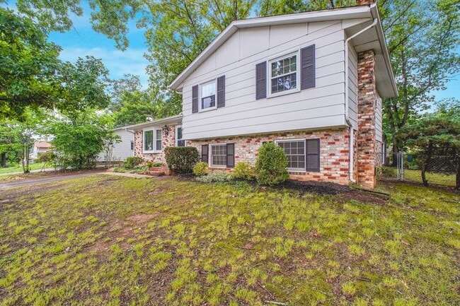 Photo - 408 Deerwood Dr